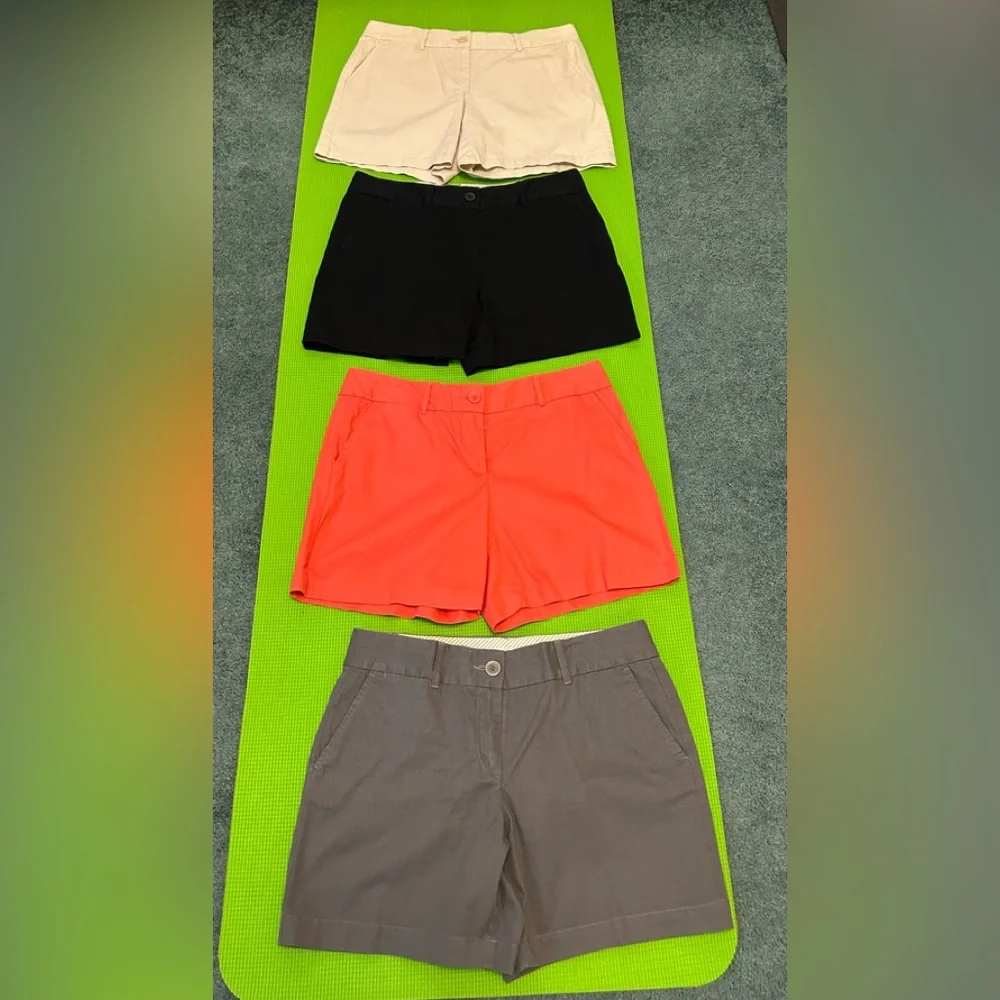 Loft shorts 5 1/2” inseam four pair size 6 EUC - Picture 3 of 10